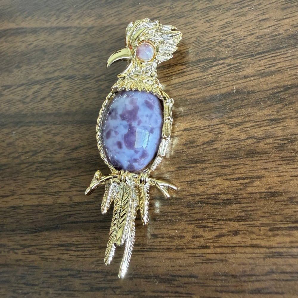Vintage Gold Tone Purple Marbled Stone Bird Brooch Pin Tropical Parrot Gerrys